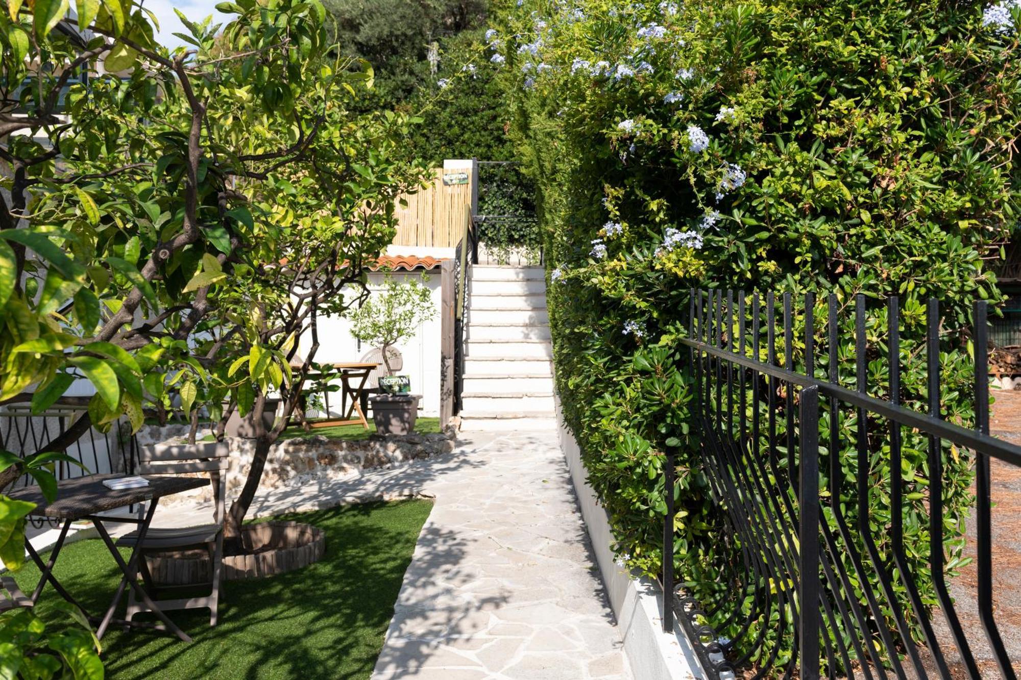 Hotel & Studios Astor Antibes Eksteriør billede