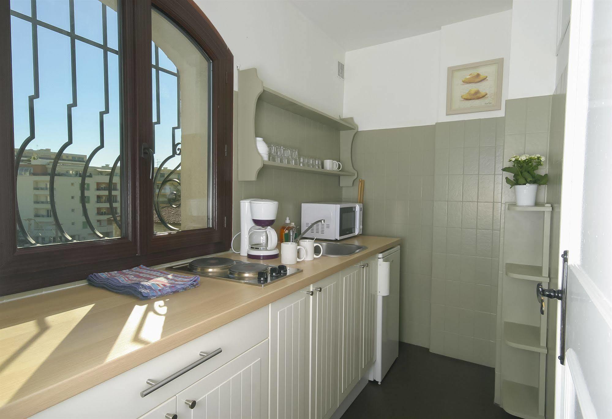 Hotel & Studios Astor Antibes Eksteriør billede