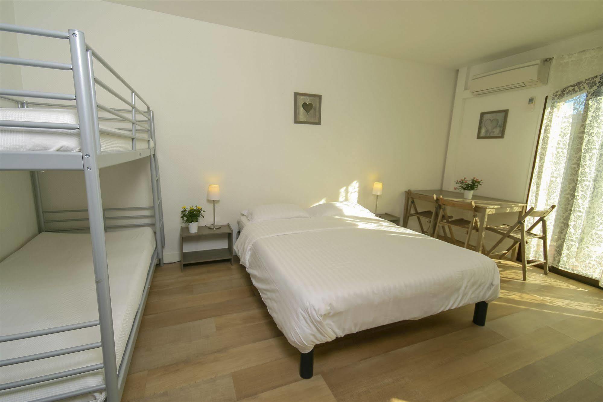 Hotel & Studios Astor Antibes Eksteriør billede